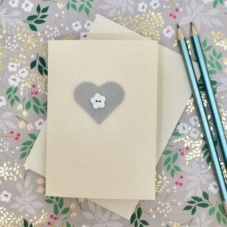 tjdesignsuk-valentine-mothers-day-wedding-grey-felt-heart-with-pretty-hand-sewn-button