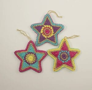 Set of 3 hanging star decorations - The British Craft House