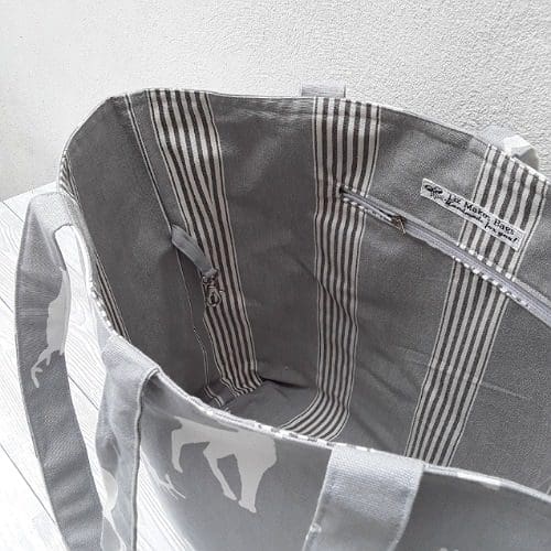 Zip pocket in stripe fabric