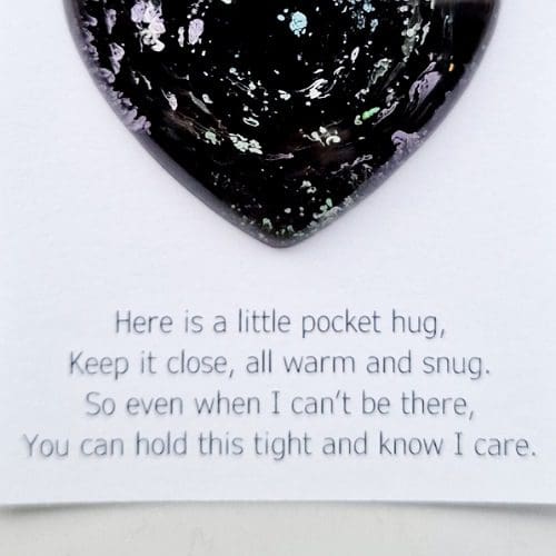 Pocket-hug-resin-heart-black-pastels