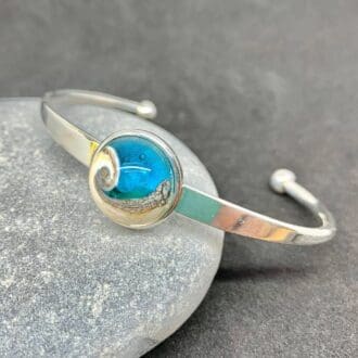 turquoise and ivory glass cabochon torque bangle