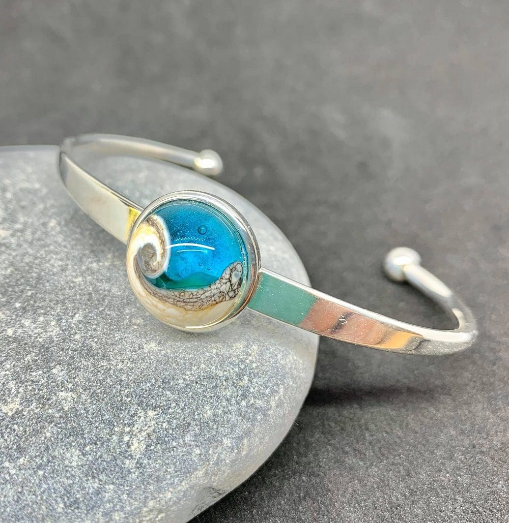 turquoise and ivory glass cabochon torque bangle