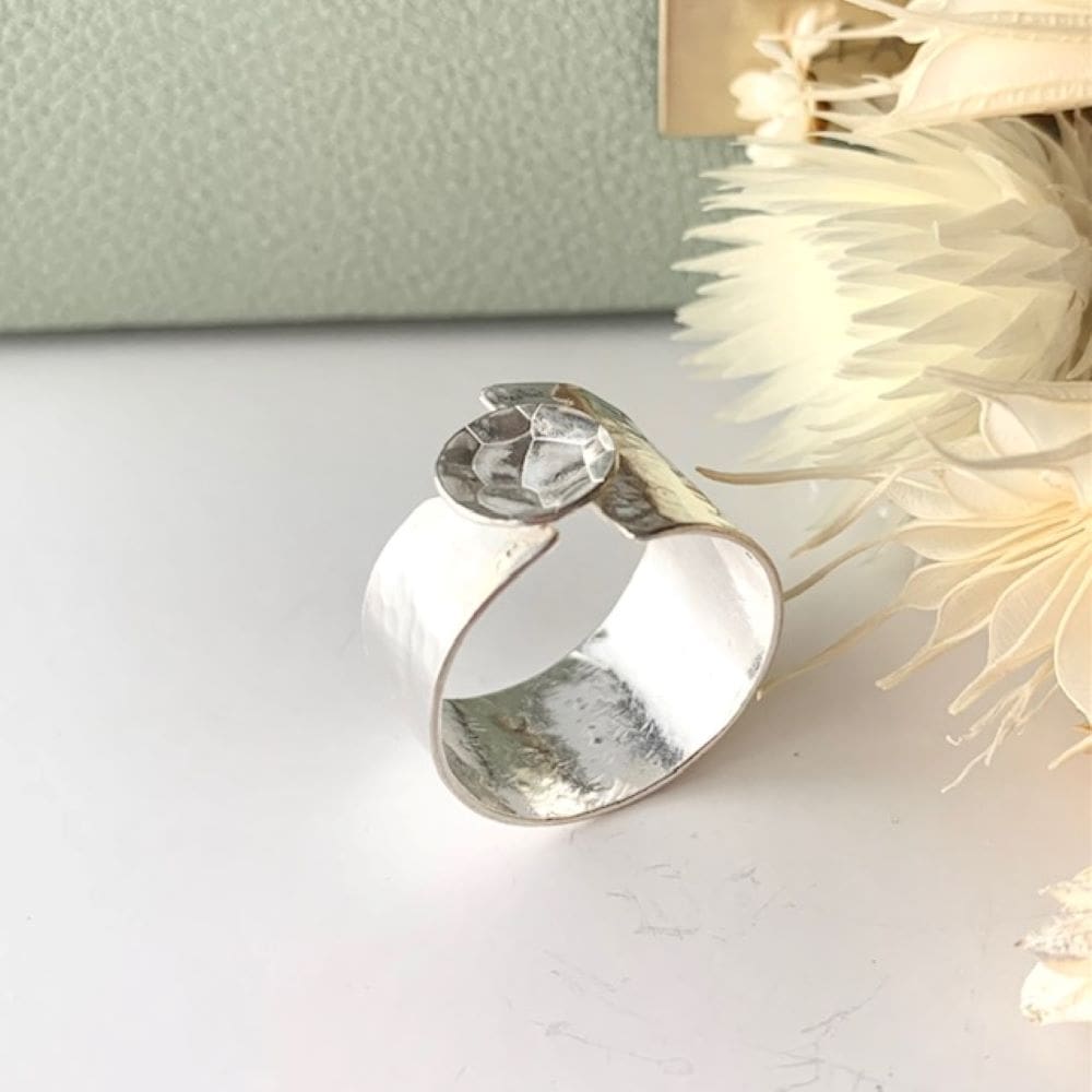 925 silver patterned flower wide ring