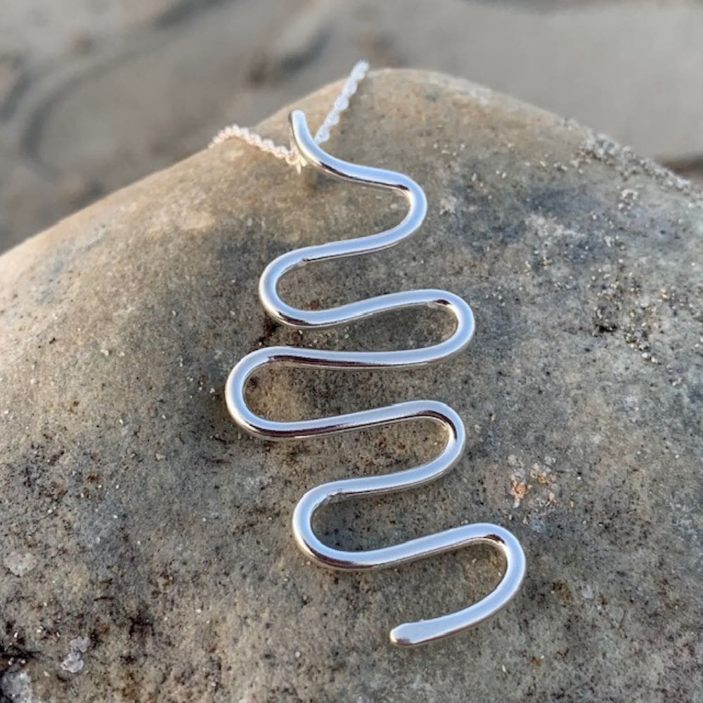 Sterling silver squiggle snake like necklace