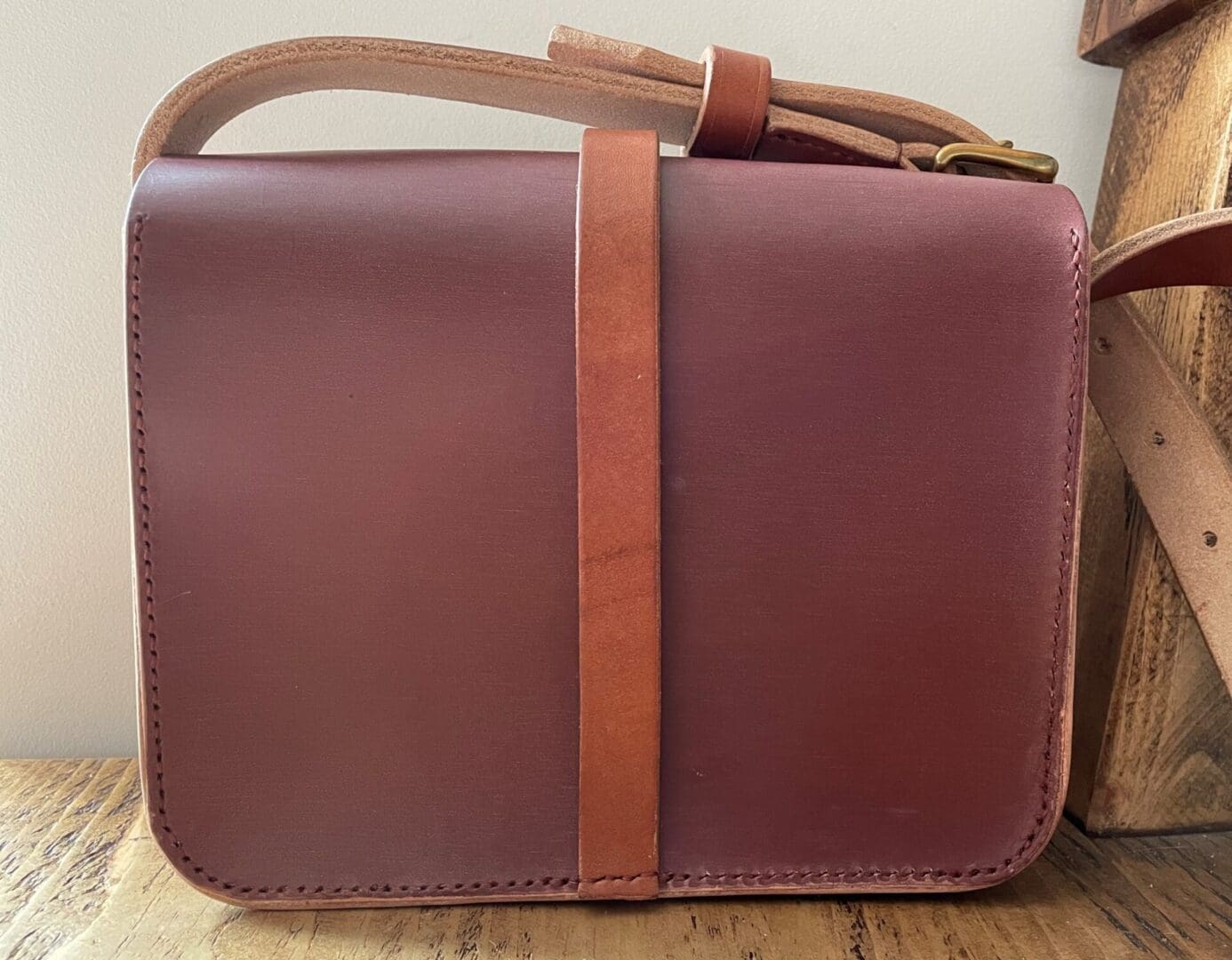 Anastasia shoulder bag in English leather showing back detail