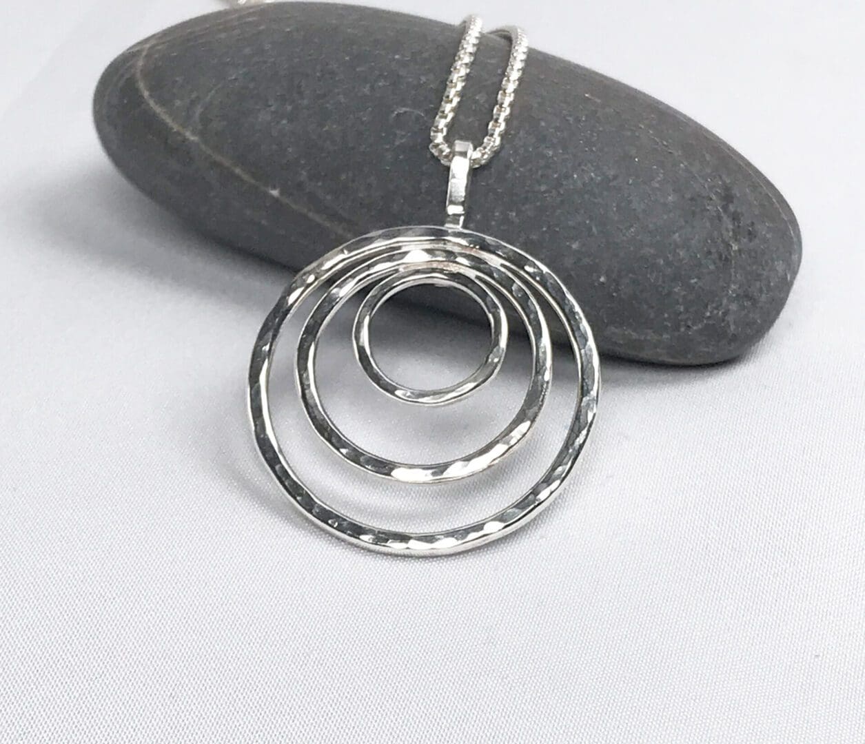 silver circles necklace