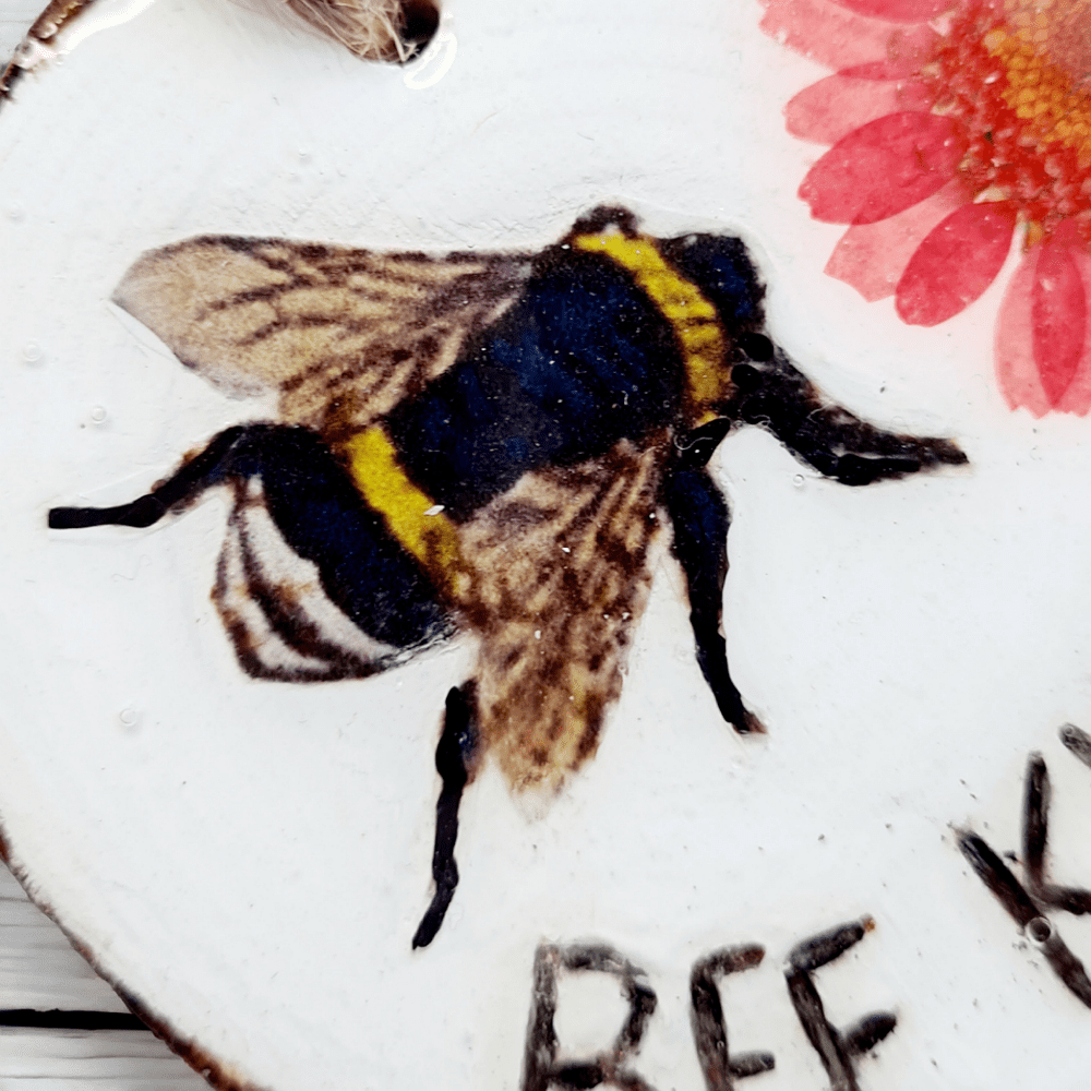 Bee kind - small - wood slice - hanging ornament