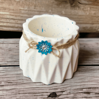 Cream vase - speckled- jesmonite - flower