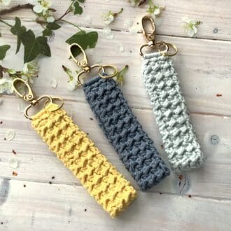 Crochet wristlets keyrings