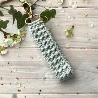 Crochet wristlet keychain
