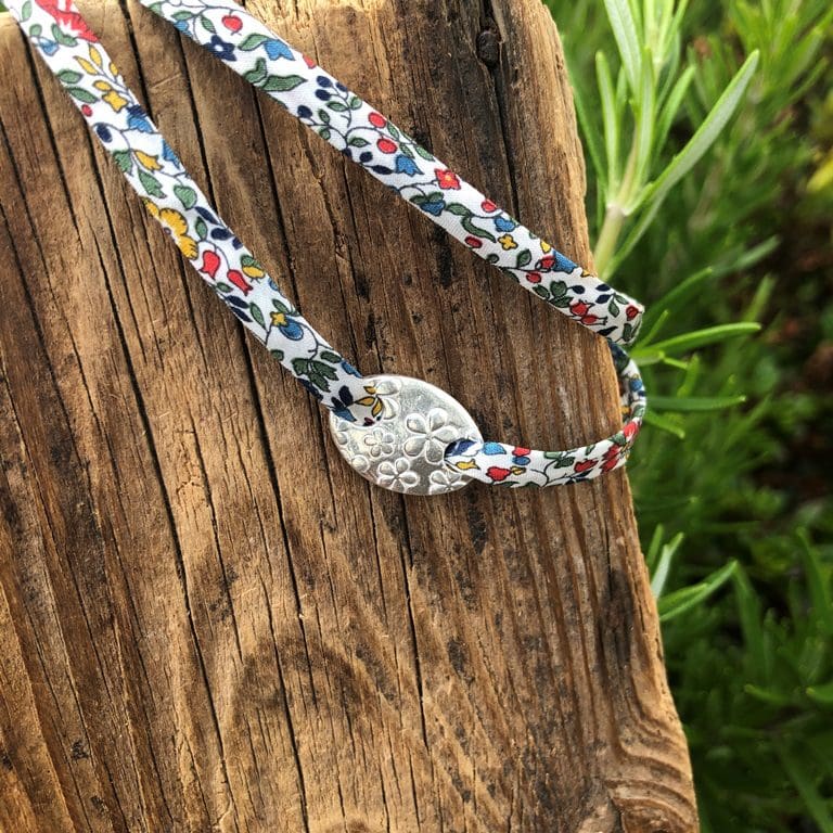 Recycled-silver-daisy-bracelet