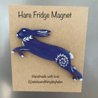 Hare Memo fridge magnet, blue folk art