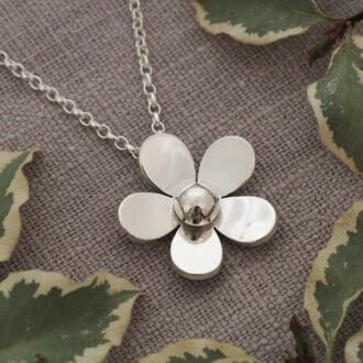 Sterling silver five-petal daisy flower pendant necklace