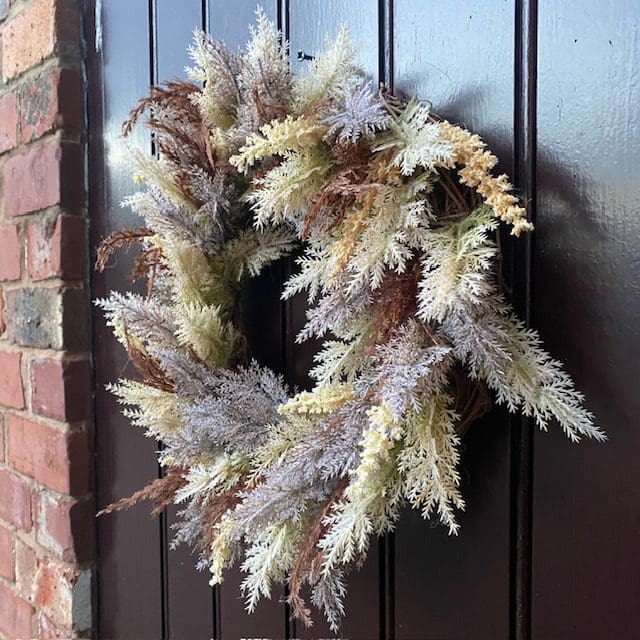 Artificial-pampas-grass-wreath