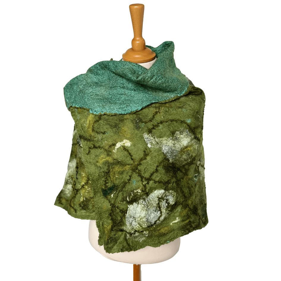 Reversible-Green-Silk-and-Felt-Wrap
