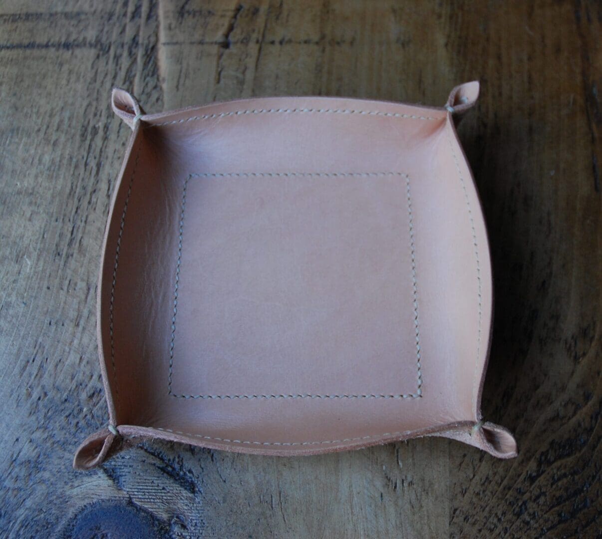 Natural leather valet tray