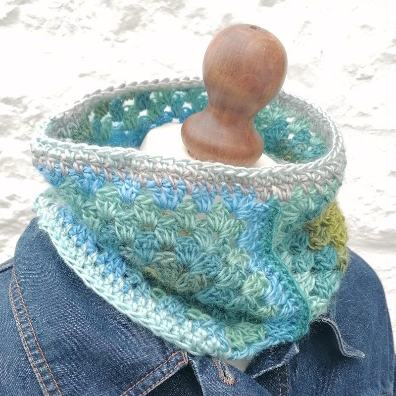 handmade-crochet-cowl
