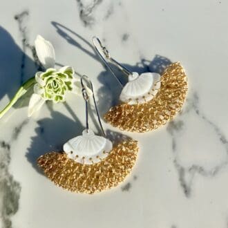 Mother of pearl earrings with gold lace crochet