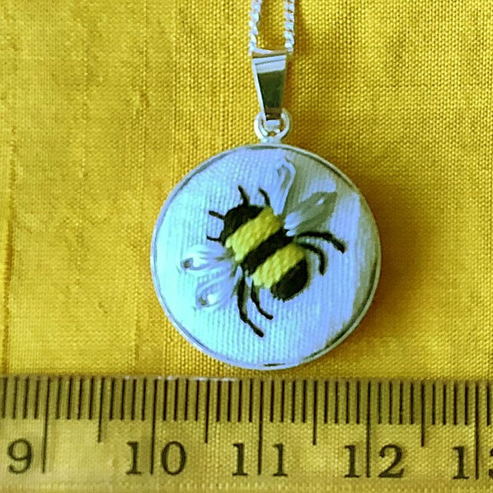 Bee pendant size