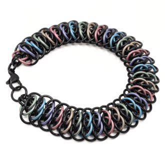 Viperscale chanmaille bracelet made with black and matt pastel rings