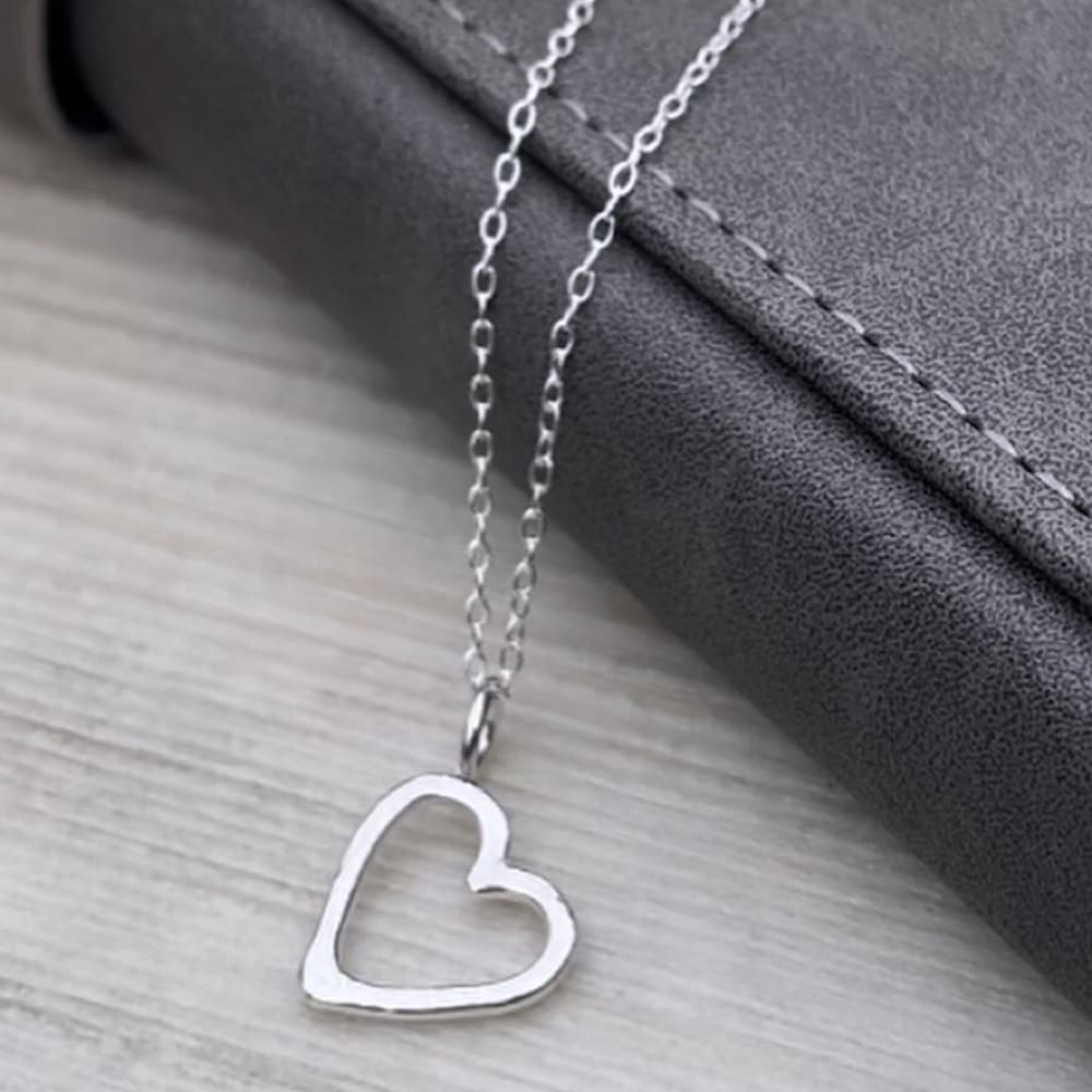 dainty silver heart necklace