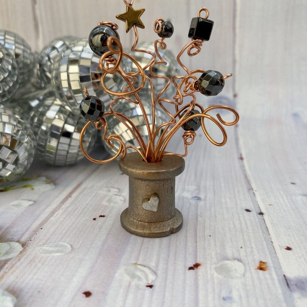 Gemstone Reel Bouquet - Hematite | The British Craft House