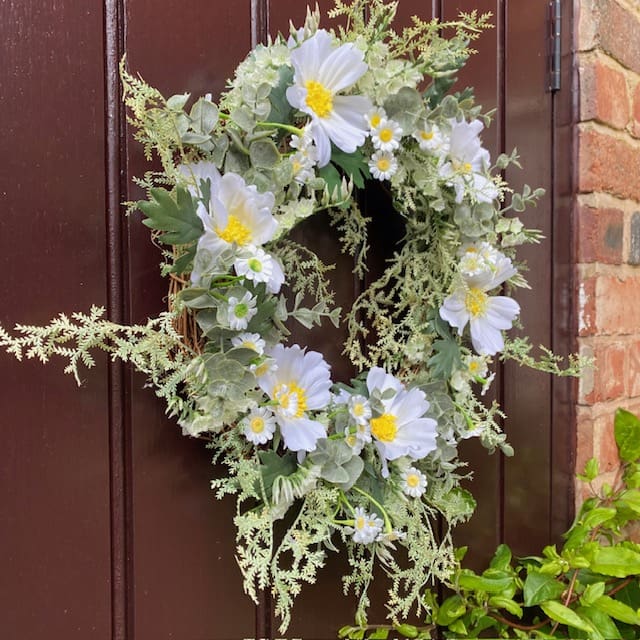 Daisy-front-door-wreath