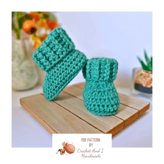 crochet Pattern for ridged cuffed baby booties, it makes sizes newborn, 0-3 and 3-6 months