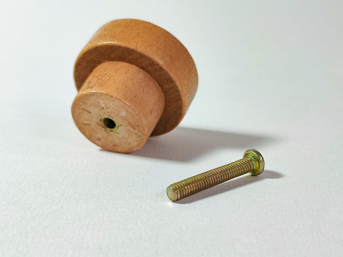 Wooden Furniture Knob with Screw