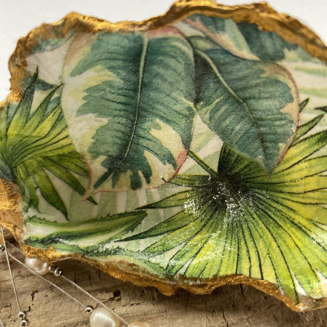 Jungle decoupaged shell