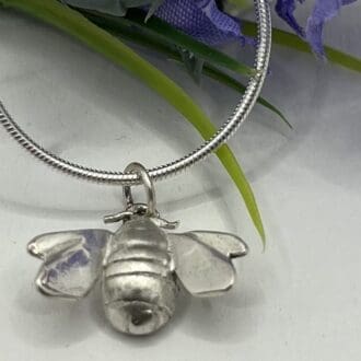Sterling-Silver-Bumble-Bee-Pendant-Necklace