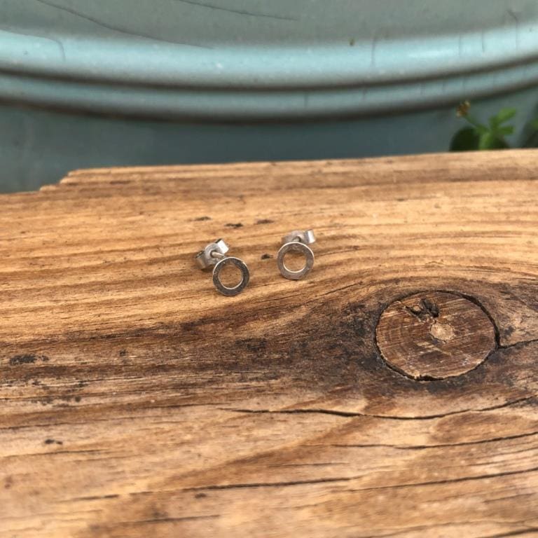 Silver-Mini-hammered-donut-stud-earrings