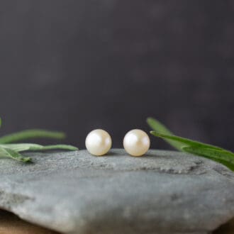 ivory pearl stud earrings