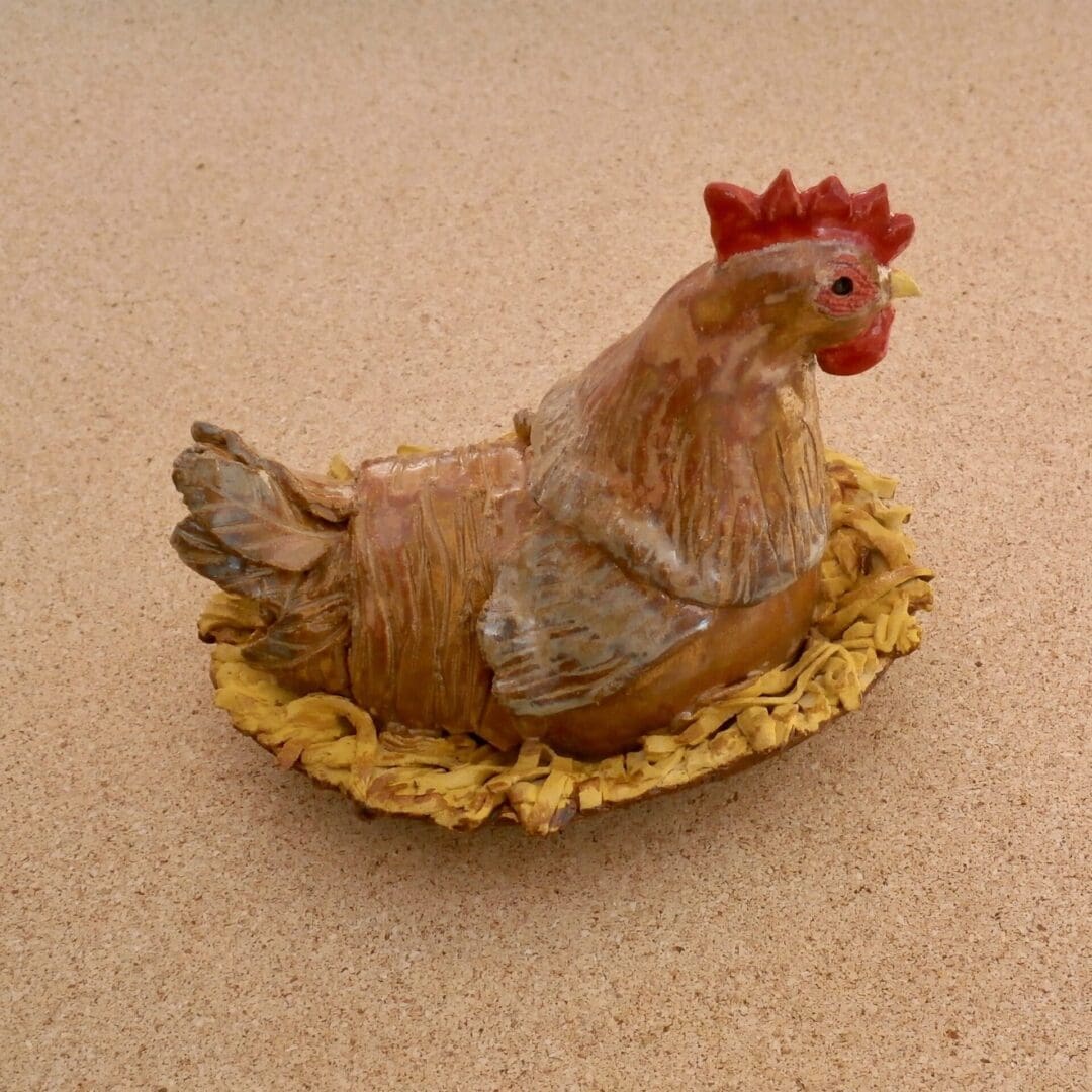 "Brown-hen-sculpture"