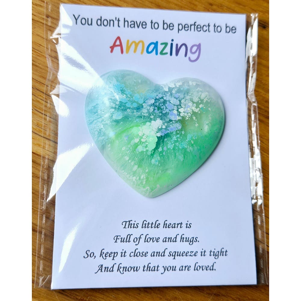 Pocket hug - amazing - hearts - resin