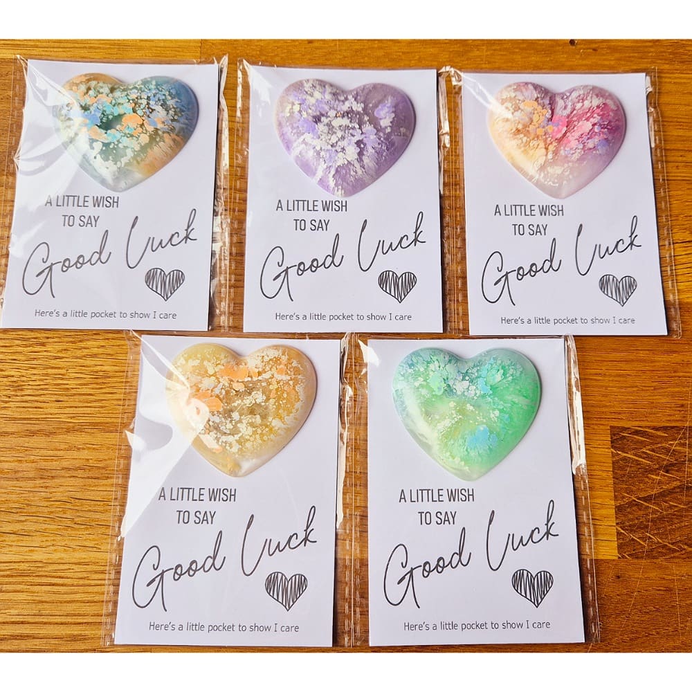 Pocket hug - good luck - hearts - resin