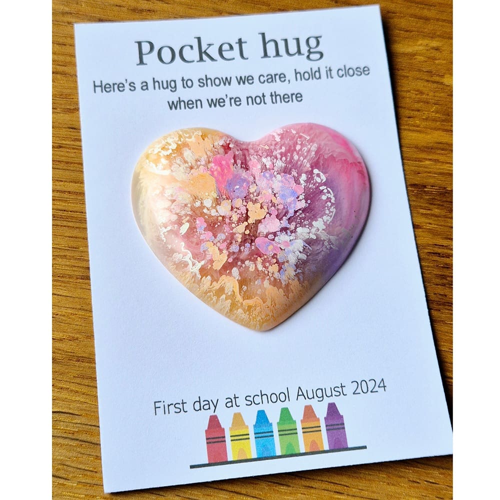 Pocket hug - school - hearts - resin