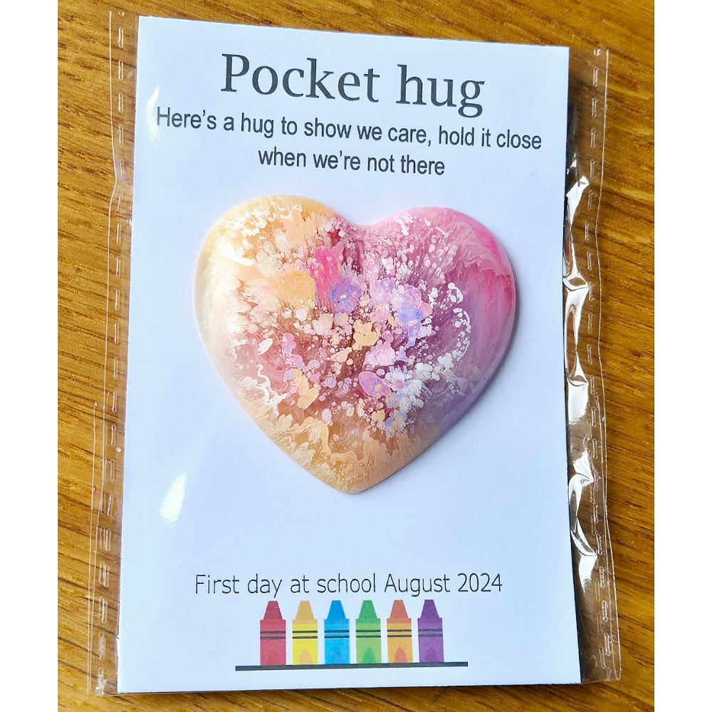 Pocket hug - school - hearts - resin