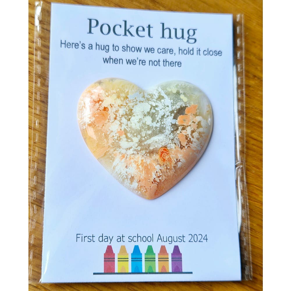 Pocket hug - school - hearts - resin