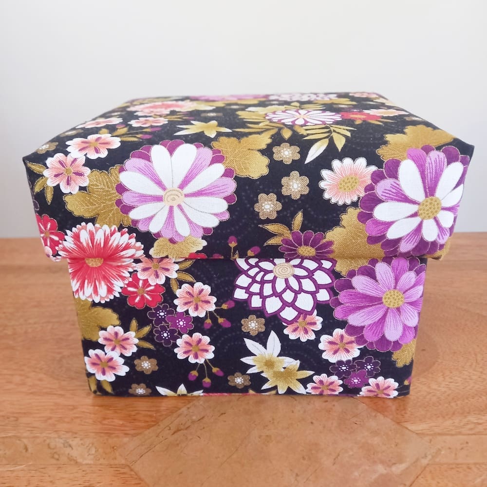 Satin lined trinket box with removable lid