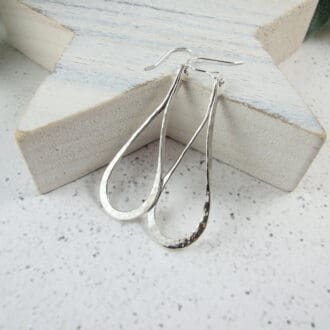 silver_elegant_long_teardrop_Earrings