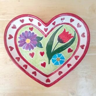 "heart_shaped_platter_with_flowers-and-hearts"