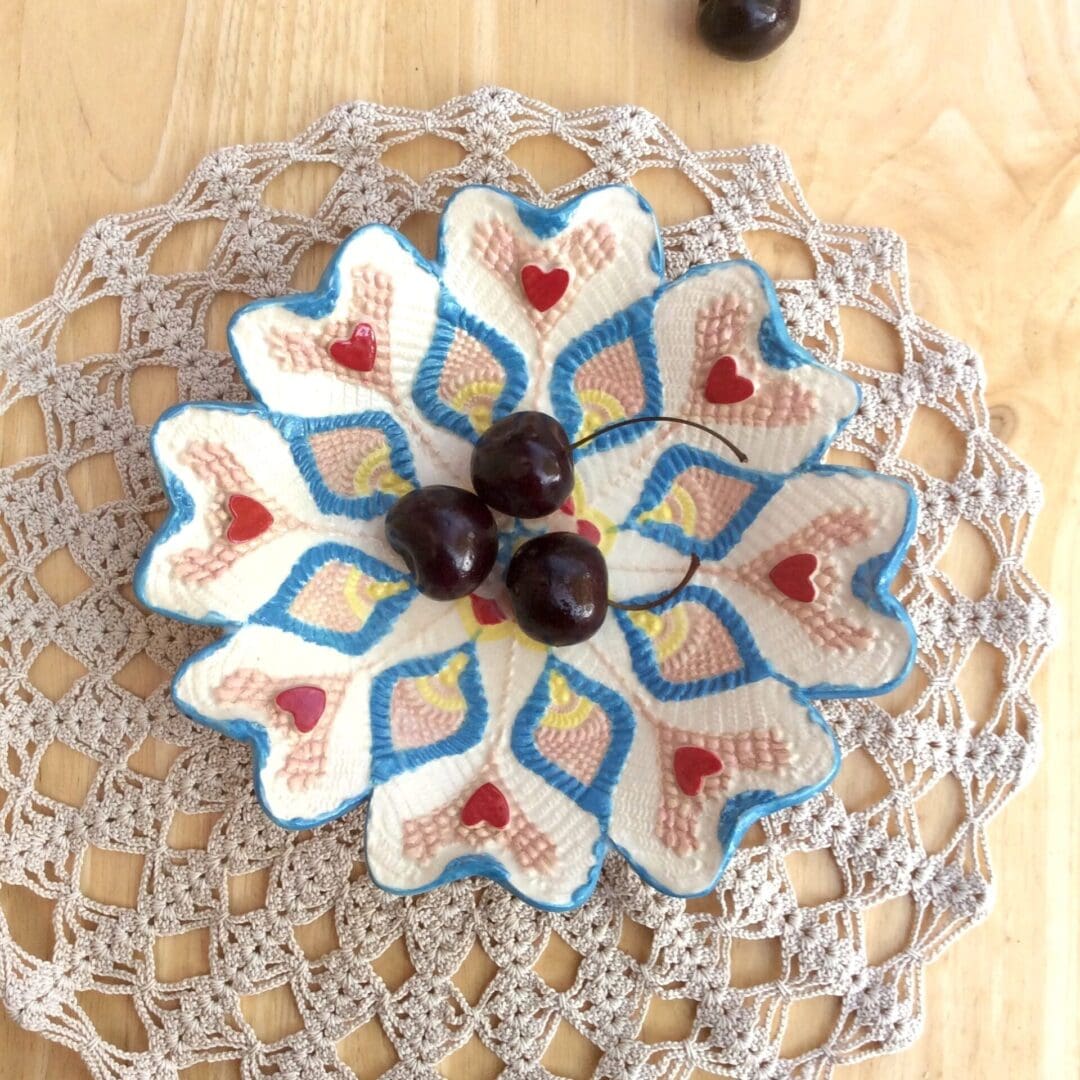 "lace-dish-with-hearts"