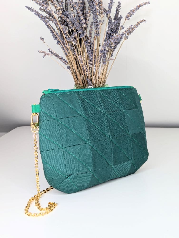 Dark green shoulder bag with chain