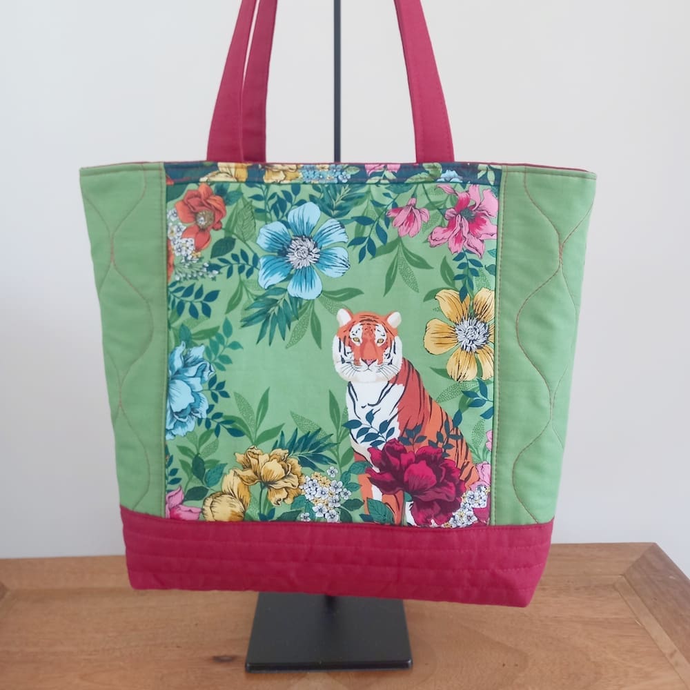 Tiger quilted tote bag