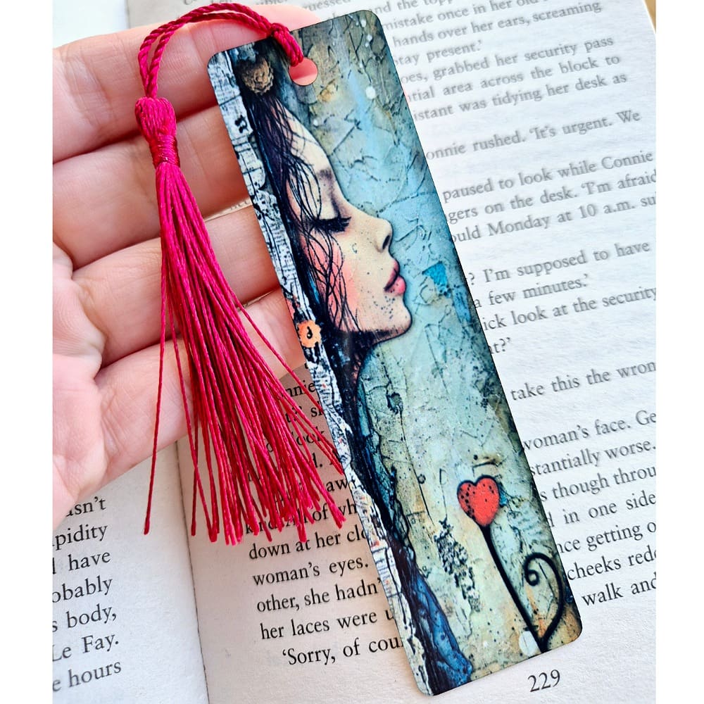 Aluminium bookmark - green girl gift