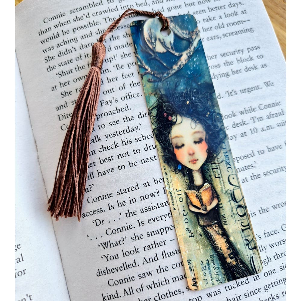 Aluminium bookmark - green girl moon