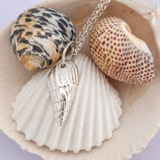 Fine silver shell pendant