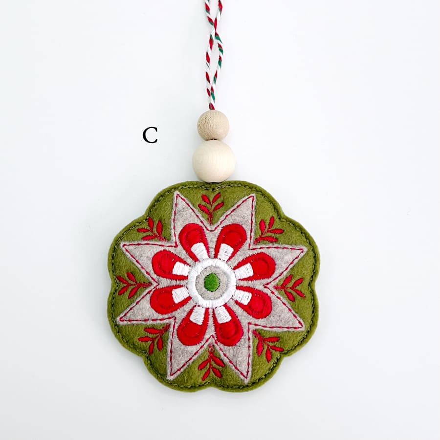 Folk Art Christmas Hanging Decoration Zinnia c