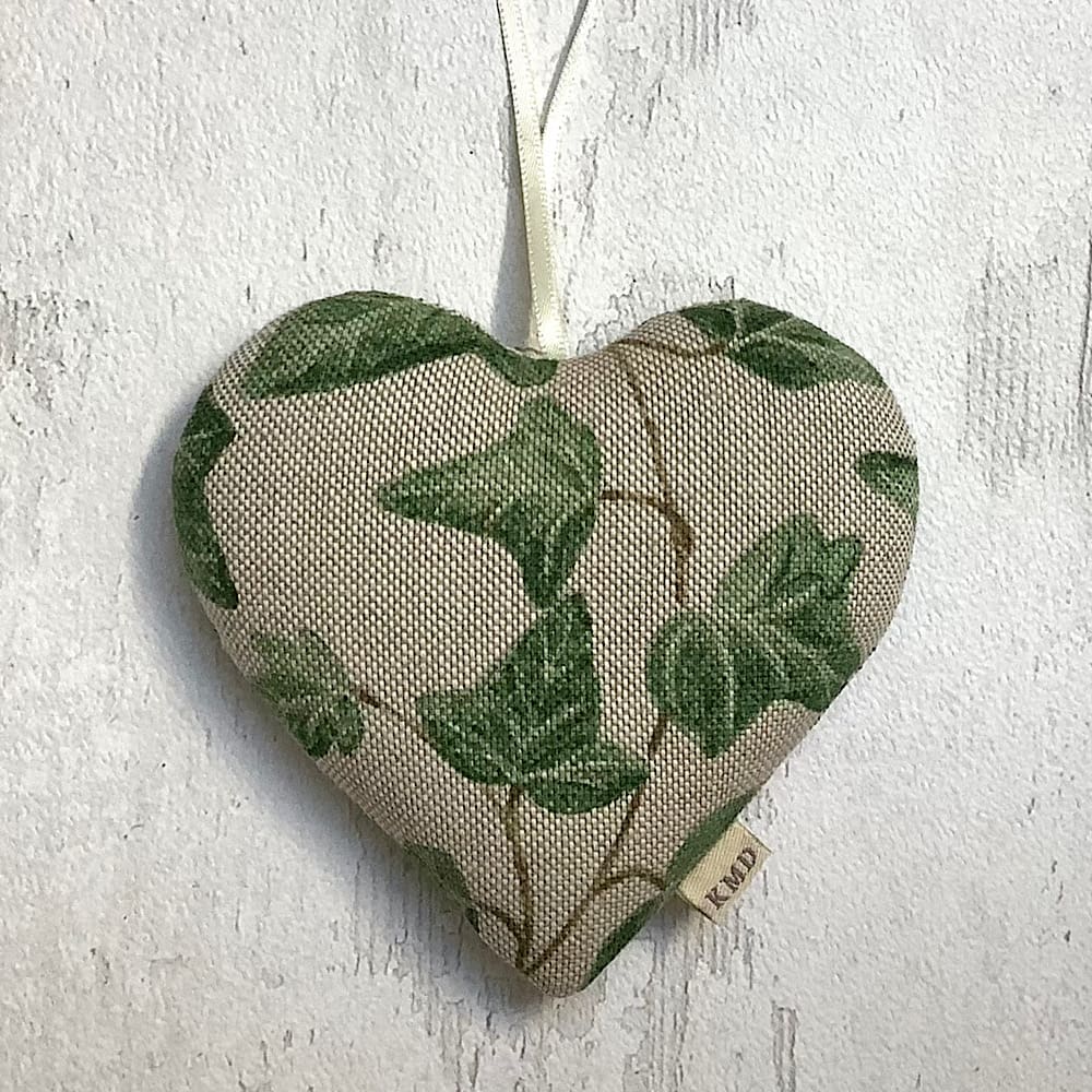 Christmas Ivy Hanging Heart